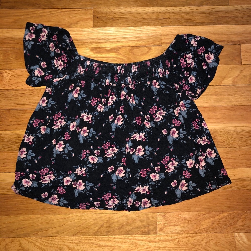 American Eagle Off the Shoulder Top - Picture 2 of 3